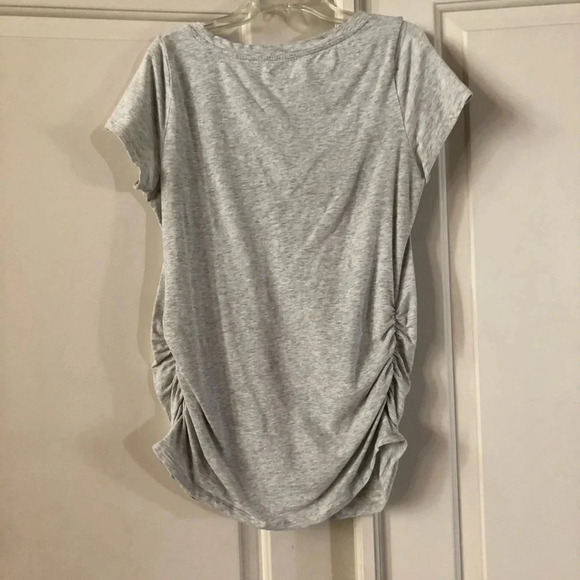 🤰🏻Old Navy Maternity T-shirt - Picture 4 of 4
